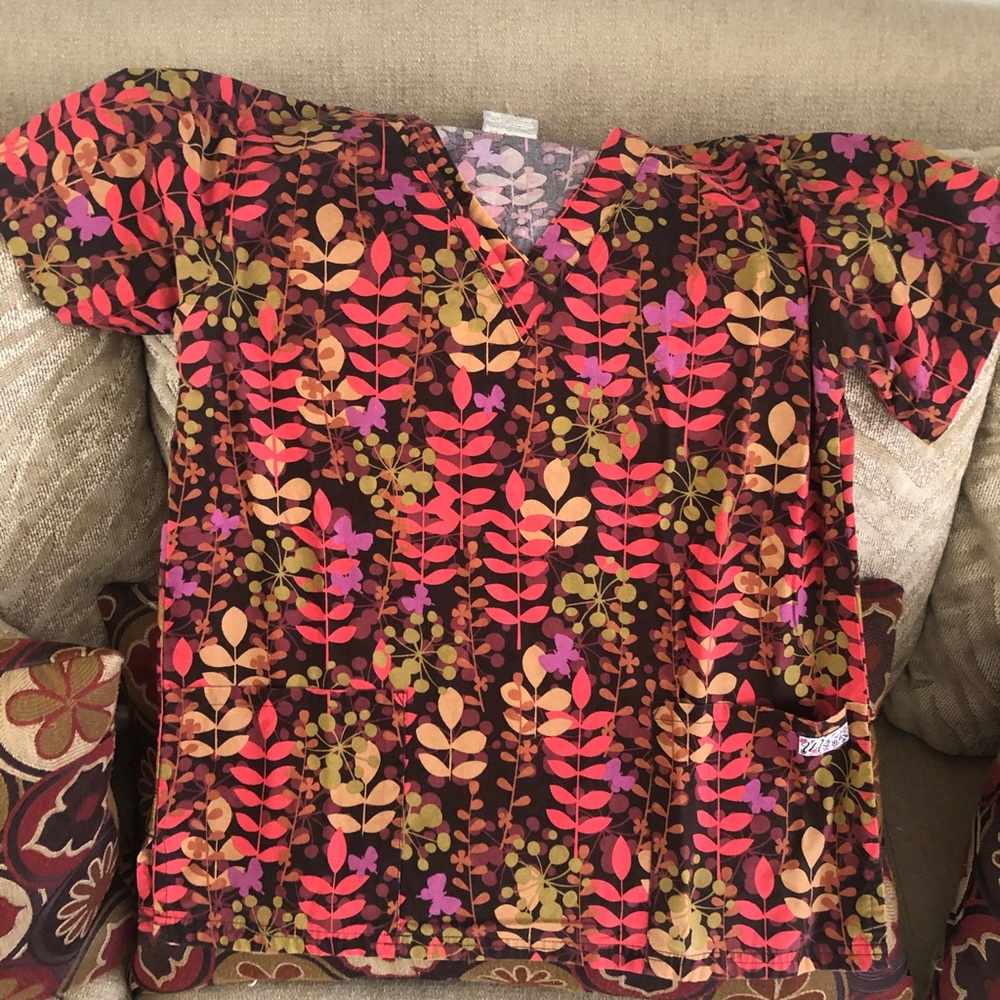 Tafford Scrub Top